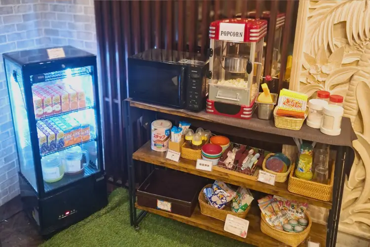 Popcorn & drink corner