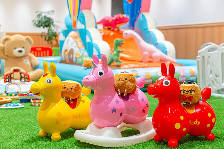 キッズスペース&カフェスペース