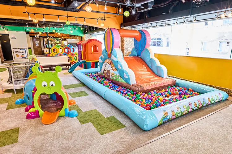 キッズスペース&カフェスペース