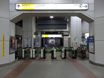 JR各線秋葉原駅昭和通り口の改札を出たらそのまま直進