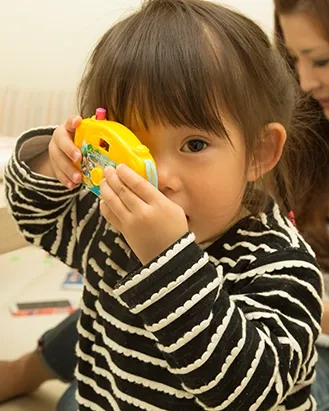 遊んでいる様子のお子様
