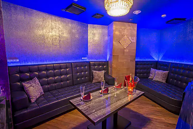 Sambhu (Sambu) can accommodate up to 6 people