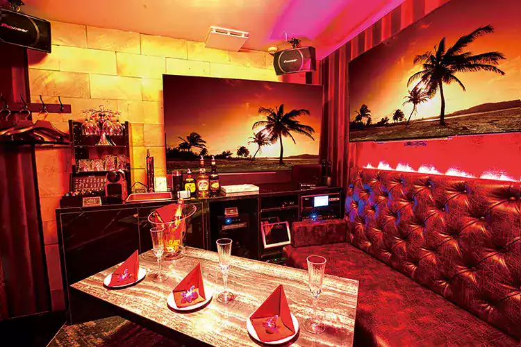 Brahma (Brahma) can accommodate up to 4 people