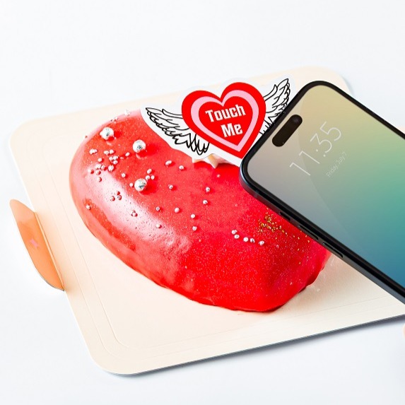 ハートタッチケーキ～スマホでタッチ、新しい感動体験をあなたの手で～