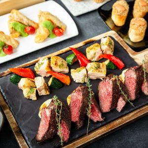 2/26~【歓送迎会】国産サーロインステーキ付きシーズンデラックスコース(部屋料金+料理全7皿(全10品)+飲み放題付き)