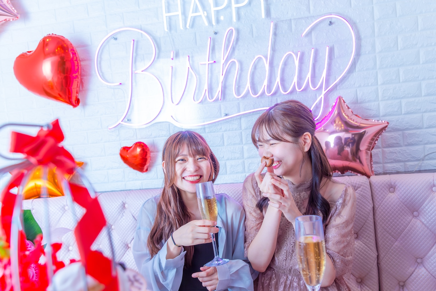 バースデーネオンルーム内観