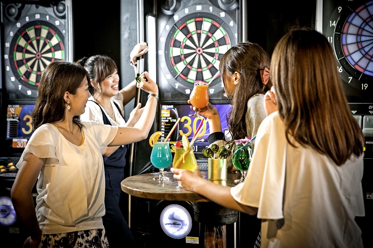 スポーツ ダーツバー スリーモンキーズカフェ秋葉原店 リゾート複合型エンターテインメント施設のパセラリゾーツ
